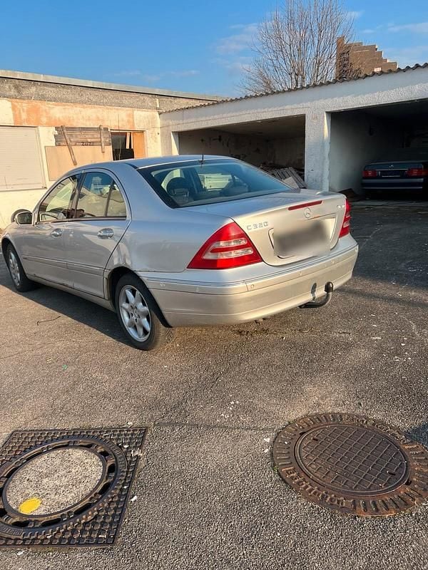 Gebraucht Mercedes C320 218 PS (160 kW) 2003 Silber Limousine