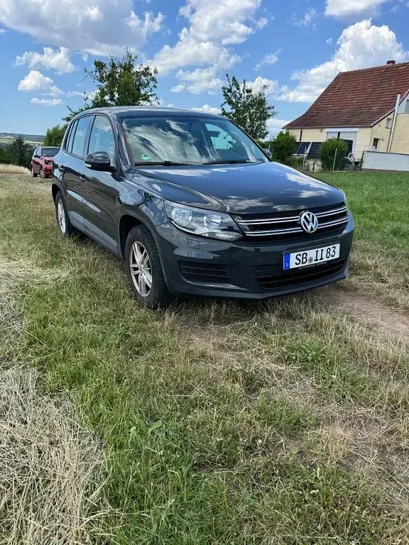 Gebraucht VW Tiguan 122 PS (89 kW) 2015 Grau SUV