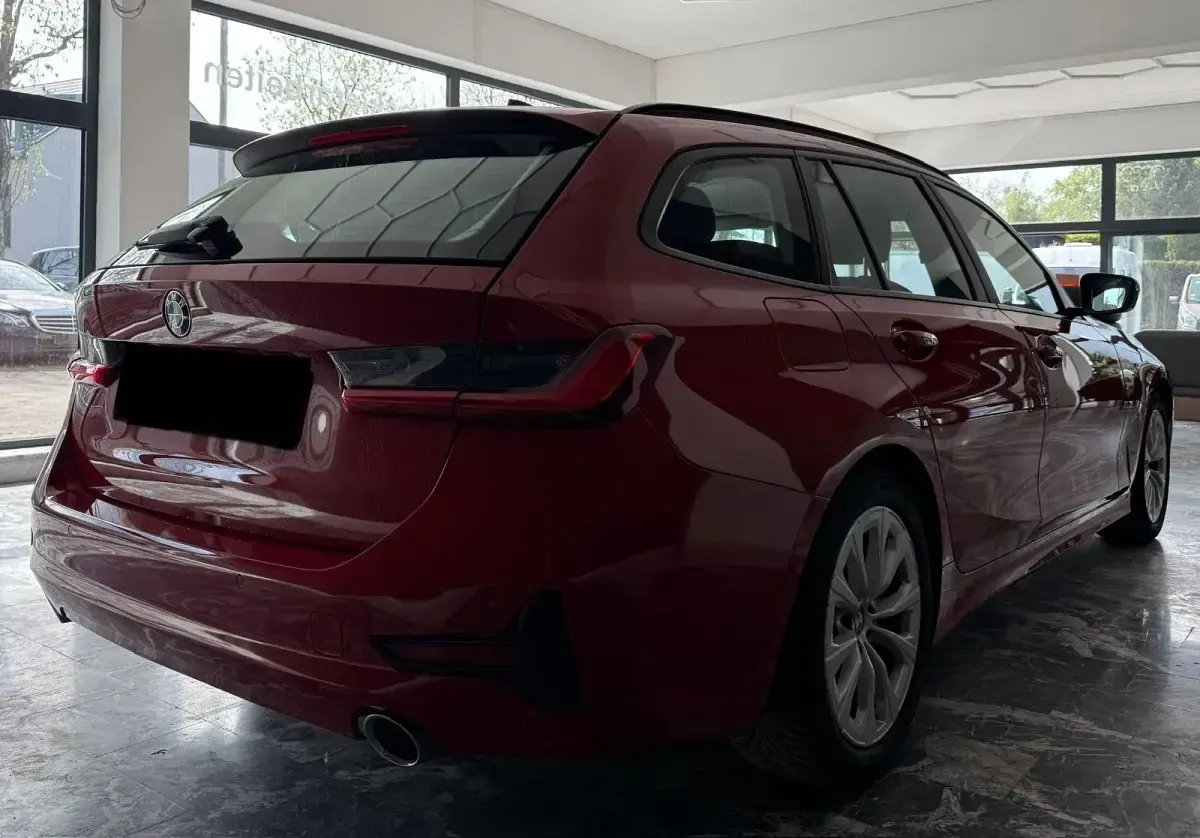 Gebraucht BMW 320 Advantage 190 PS (139 kW) 2021 Rot Kombi