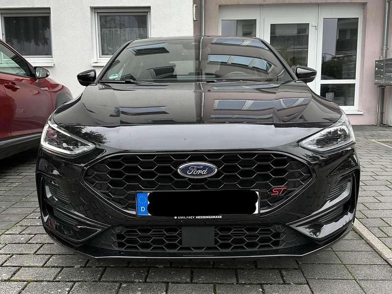 Schwarz Gebraucht 2024 Ford Focus ST Limousine | 34.000 € (Fairer Preis) - Bild 1/4