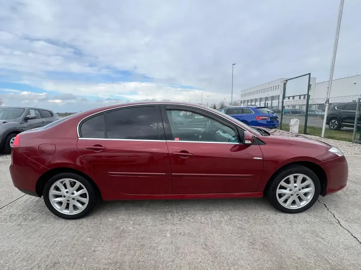 Gebraucht Renault Laguna III Dynamique 140 PS (102 kW) 2007 Rot Limousine
