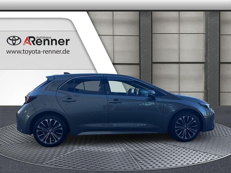 Gebraucht Toyota Corolla Team 140 PS (102 kW) 2023 Gold Limousine