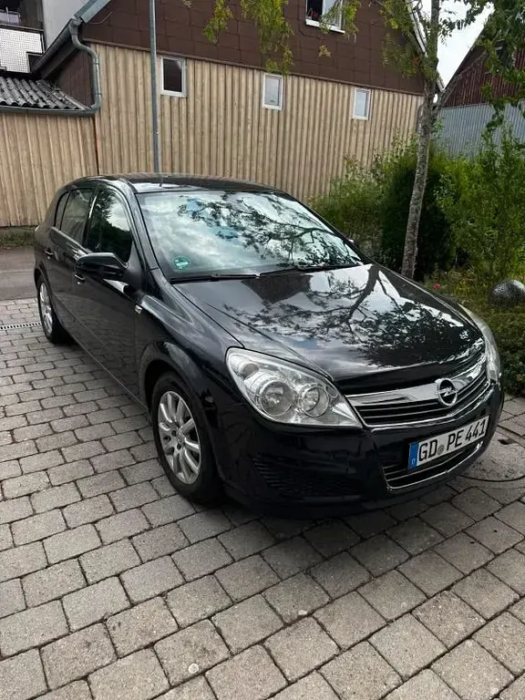 Gebraucht Opel Astra 116 PS (85 kW) 2008 Schwarz Limousine