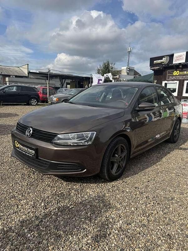 Jetta Gebraucht 2012 VW Jetta Trendline Limousine | 6.990 € (Fairer Preis) - Bild 1/4