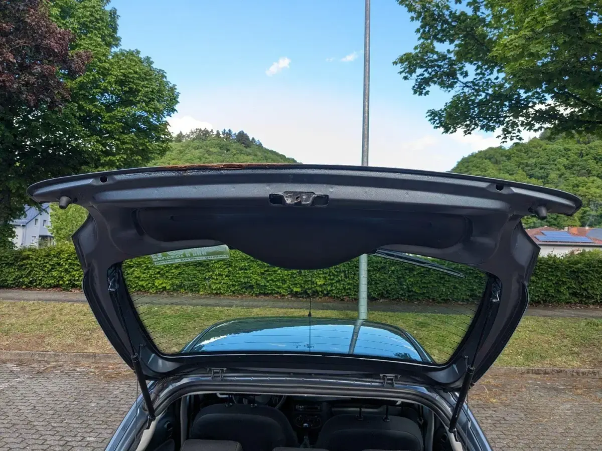 Gebraucht Peugeot 206+ 75 PS (55 kW) 2009 Silber Kleinwagen
