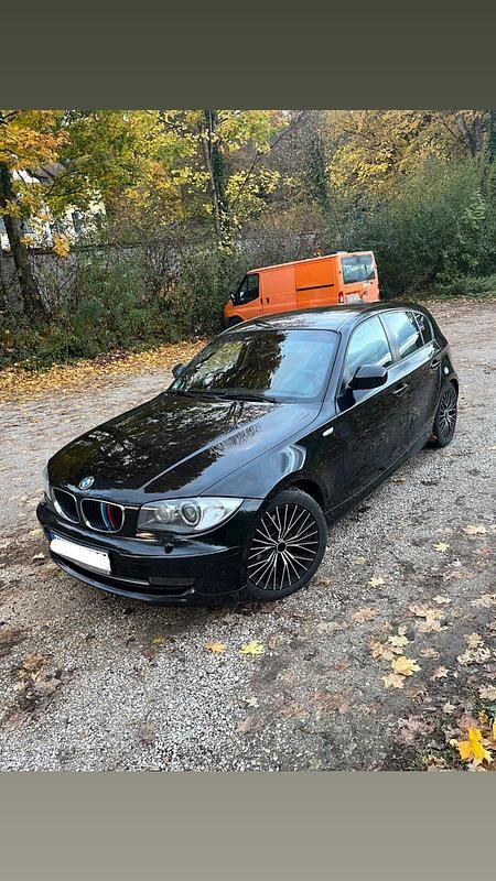 Gebraucht BMW 118 143 PS (105 kW) 2010 Schwarz Kleinwagen