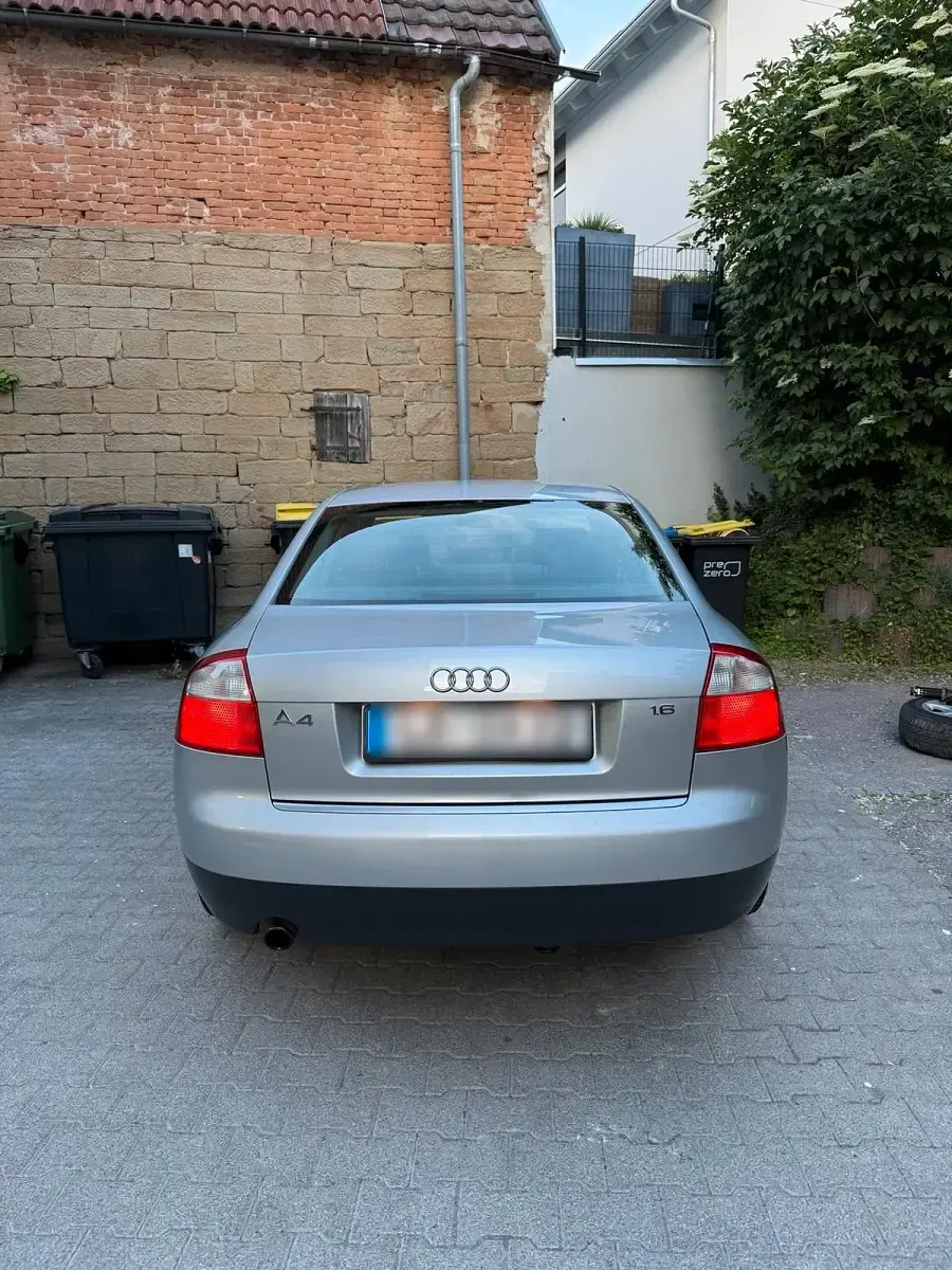 Gebraucht Audi A4 102 PS (75 kW) 2003 Limousine
