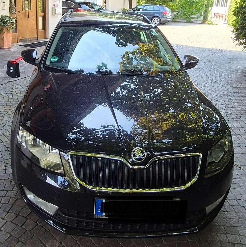 Schwarz Gebraucht 2015 Skoda Octavia Joy Kombi | 14.500 € (Teuer) - Bild 1/4