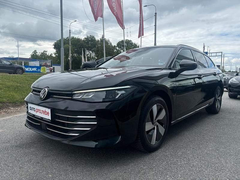 Schwarz Gebraucht 2024 VW Passat Business Limousine | 31.731 € (Superpreis) - Bild 1/4