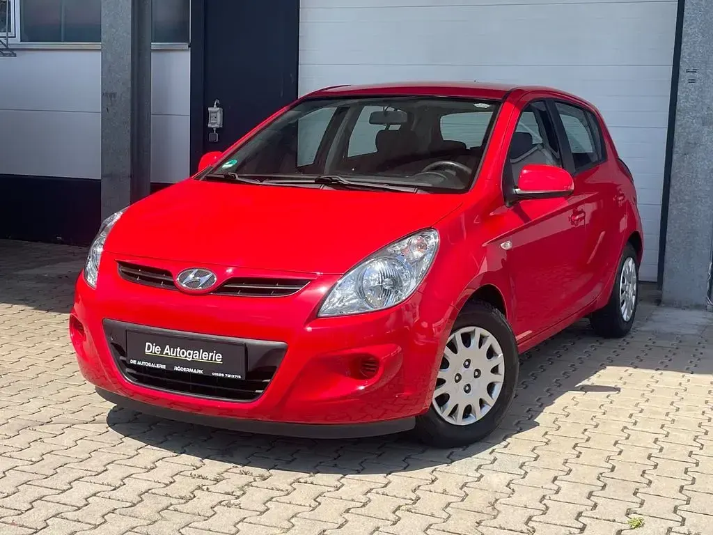 Gebraucht Hyundai i20 Edition 77 PS (56 kW) 2012 Rot Kleinwagen