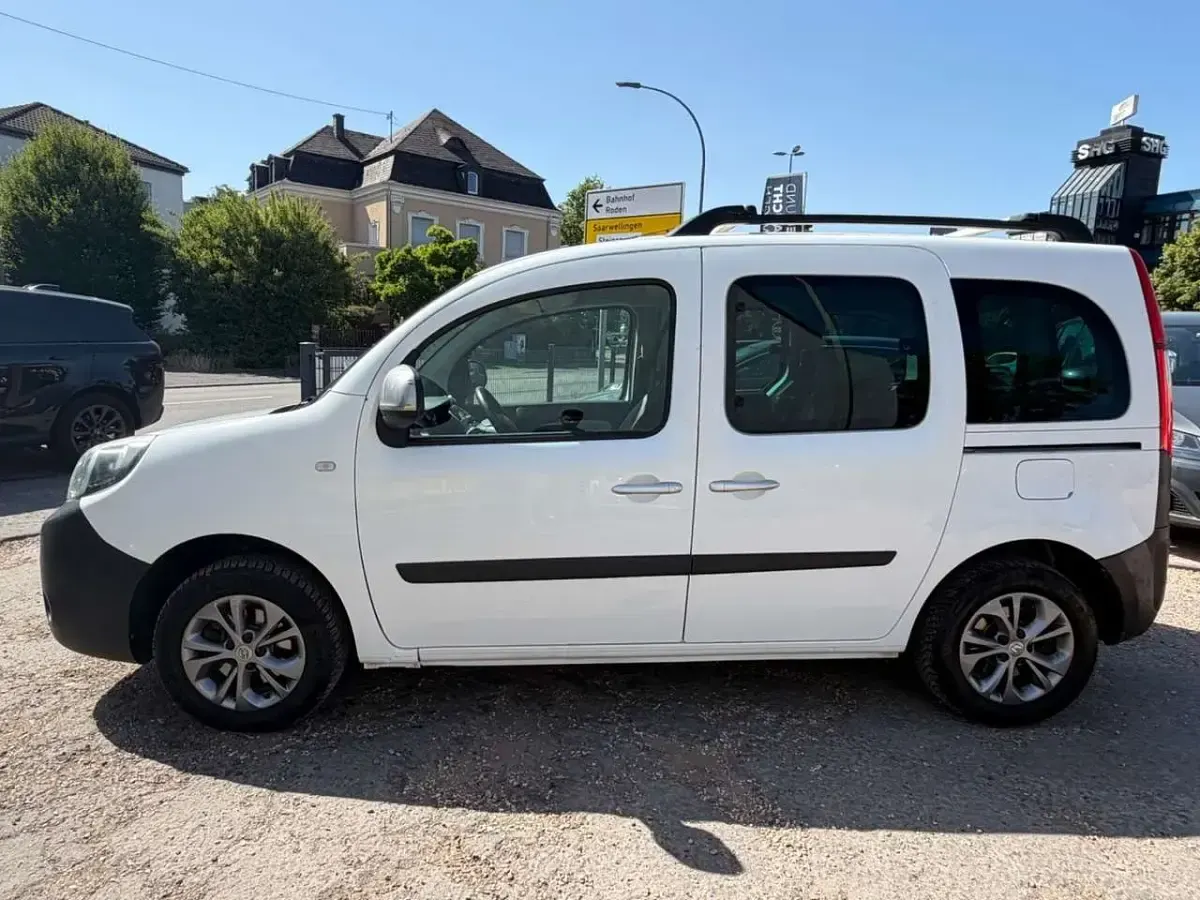 Gebraucht Renault Kangoo Authentique 75 PS (55 kW) 2014 Mineral weiss Van / Kleinbus