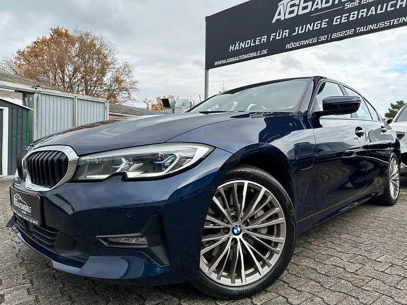 Gebraucht BMW 330e Luxury Line 292 PS (214 kW) 2021 Individual tansanitblau ii met Limousine