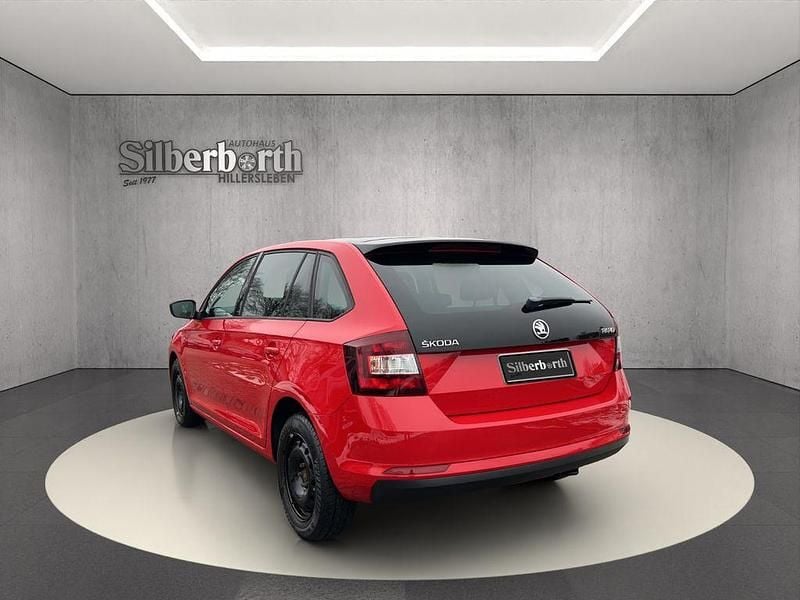 Gebraucht Skoda Rapid Style 105 PS (77 kW) 2015 Rot Kleinwagen