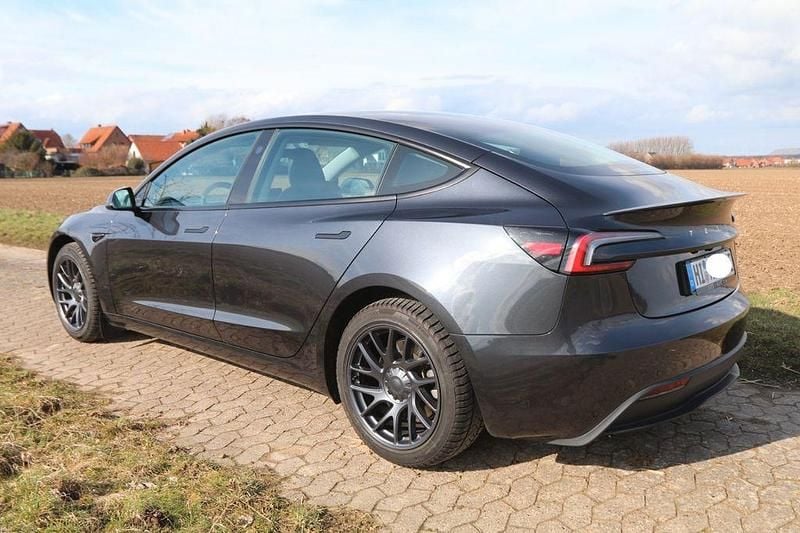 Gebraucht Tesla Model 3 Standard Range 208 kW (283 PS) 2023 Grau Limousine