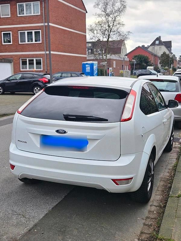 Usata Ford Focus 105 CV (77 kW) 2010 Bianco Berlina