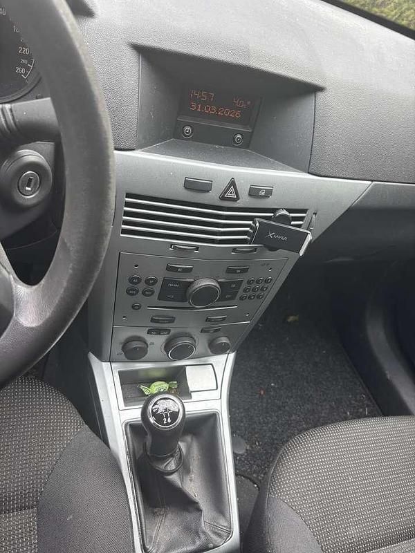 Gebraucht Opel Astra Selection 116 PS (85 kW) 2009 Grau Limousine