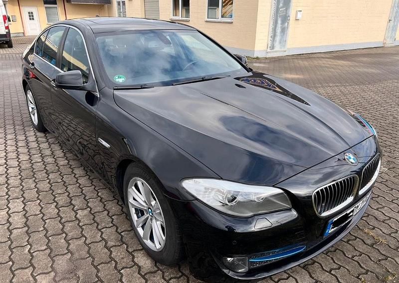 Gebraucht BMW 520 184 PS (135 kW) 2011 Schwarz Limousine