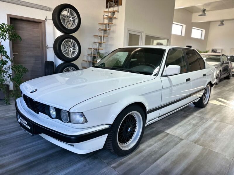 Weiß Gebraucht 1989 BMW 735 Performance Limousine | 11.990 € - Bild 1/4