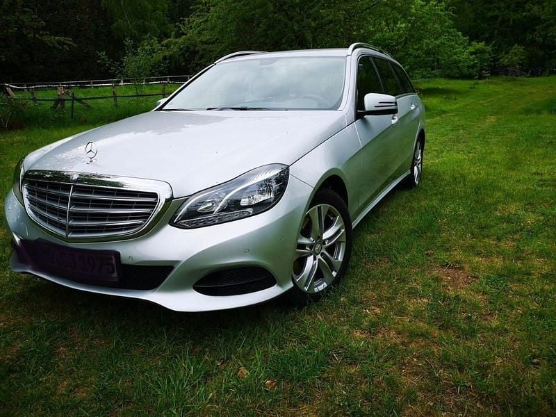 Gebraucht Mercedes E300 231 PS (169 kW) 2014 Silber Kombi