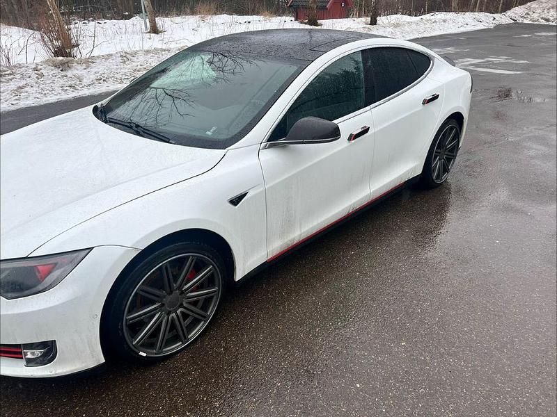 Gebraucht Tesla Model S 514 kW (700 PS) 2015 Weiß Kleinwagen