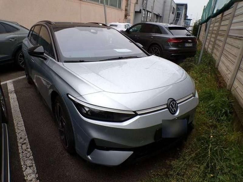 Gebraucht VW ID.7 Pro 210 kW (286 PS) 2024 Scale silver metallic Kombi