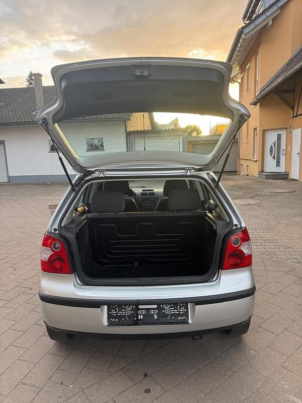 Gebraucht VW Polo 54 PS (39 kW) 2002 Silber Kleinwagen