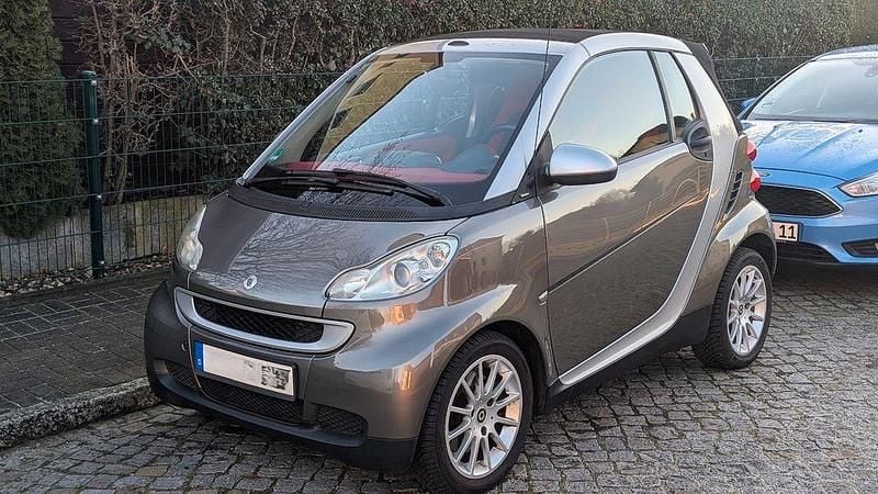 Grau Gebraucht 2010 Smart ForTwo Cabrio Passion Cabrio | 6.500 € (Fairer Preis) - Bild 1/4