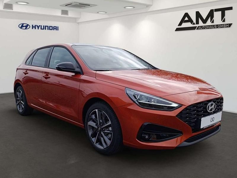 Neu Hyundai i30 Advantage 140 PS (102 kW) 2025 Orange Limousine