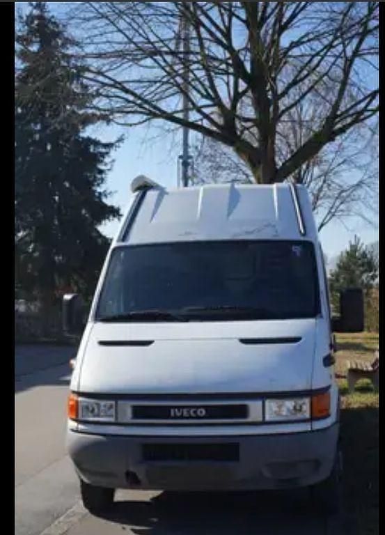 Weiß Gebraucht 2003 Iveco Daily Van / Kleinbus | 9.999 € - Bild 1/4