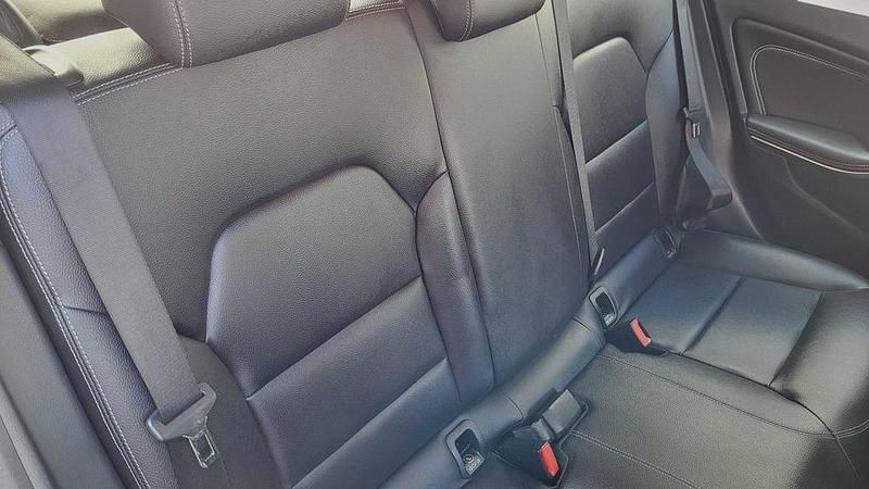 Gebraucht Mercedes GLA180 Urban 122 PS (89 kW) 2019 Mountain grey SUV