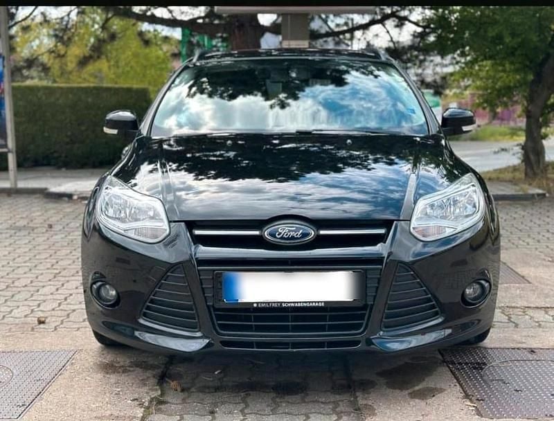 Schwarz Gebraucht 2014 Ford Focus Kombi | 6.600 € (Etwas zu teuer) - Bild 1/4