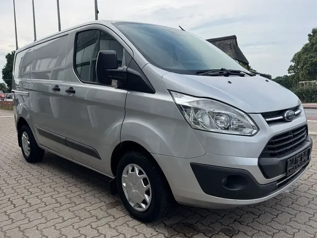 Gebraucht Ford Transit Custom Trend 131 PS (96 kW) 2017 Polarsilber metallic Van / Kleinbus