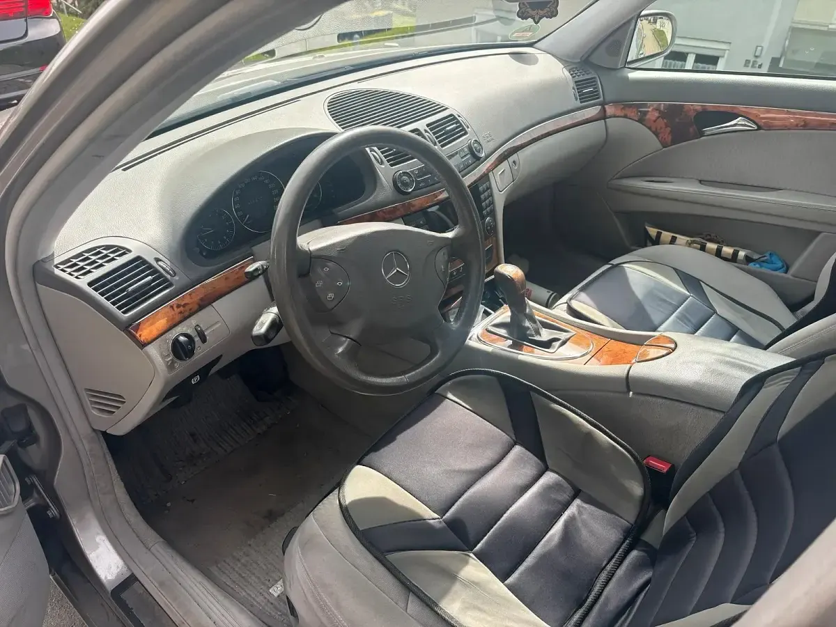 Usado Mercedes E220 150 CV (110 kW) 2004 Berlina