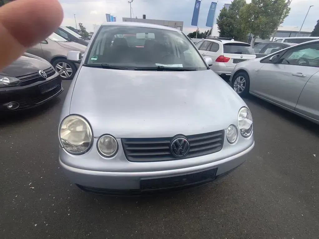 Gebraucht VW Polo Trendline 64 PS (47 kW) 2002 Silber Kleinwagen