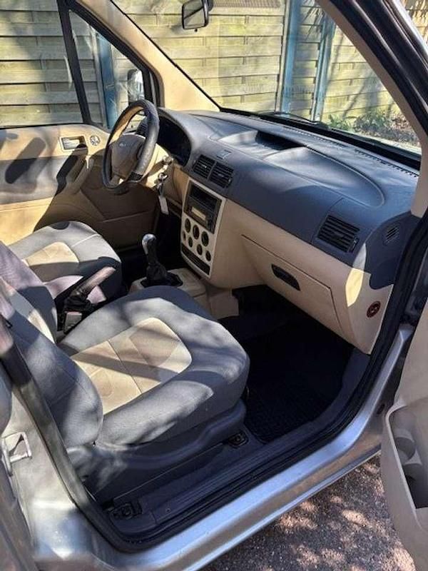 Gebraucht Ford Tourneo 90 PS (66 kW) 2006 Polarsilber metallic Kombi