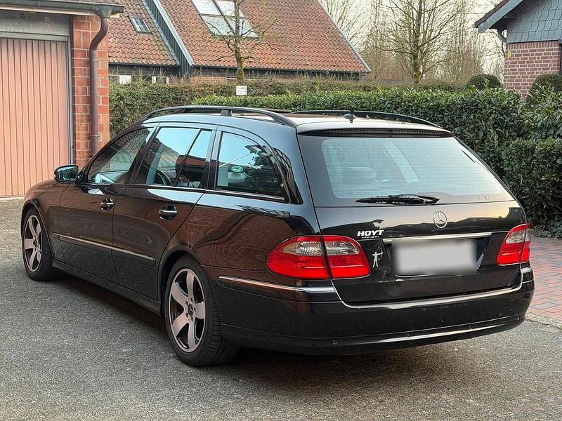 Gebraucht Mercedes E280 190 PS (139 kW) 2006 Schwarz Kombi