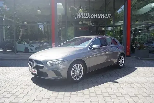 Gebraucht Mercedes A200 Avantgarde 163 PS (119 kW) 2018 Grau Limousine