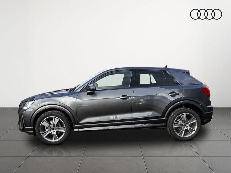 Neu Audi Q2 S-Line 150 PS (110 kW) 2025 Daytonagrau perleffekt SUV