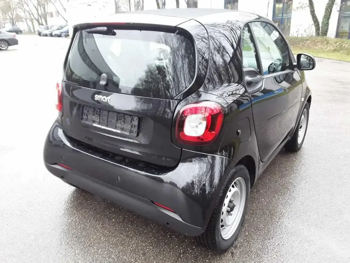 Gebraucht Smart ForTwo Coupé 60 kW (82 PS) 2022 Schwarz Coupé