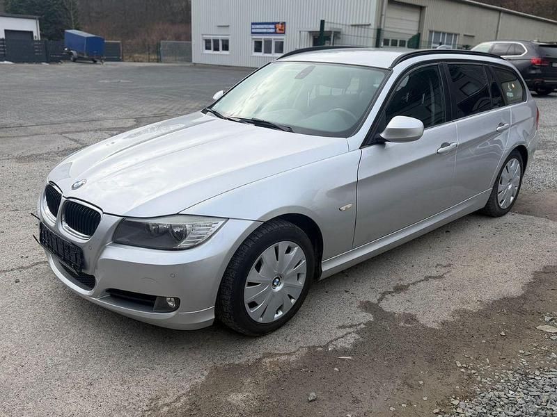 Gebraucht BMW 320 Advantage 177 PS (130 kW) 2010 Silber Limousine