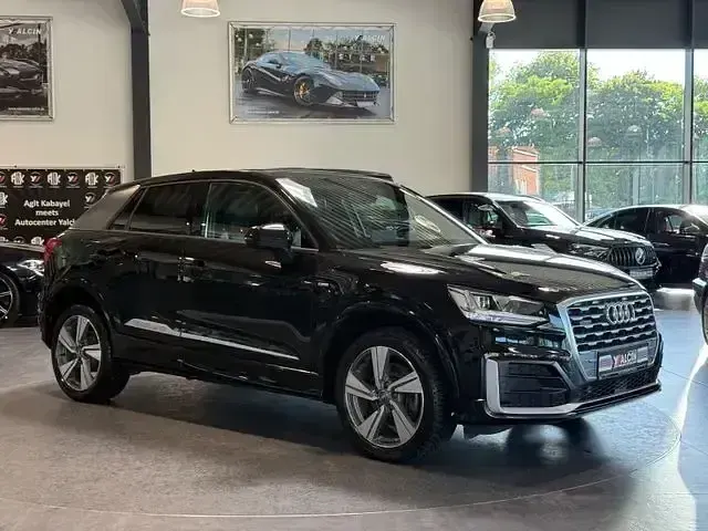Gebraucht Audi Q2 S-Line 190 PS (139 kW) 2017 Mythosschwarz metallic SUV
