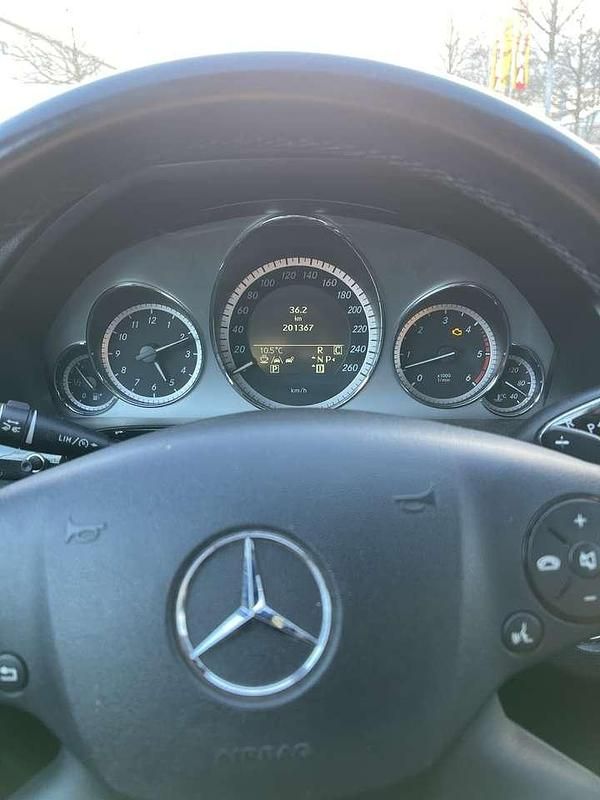 Gebraucht Mercedes E350 Avantgarde 231 PS (169 kW) 2009 Braun Limousine