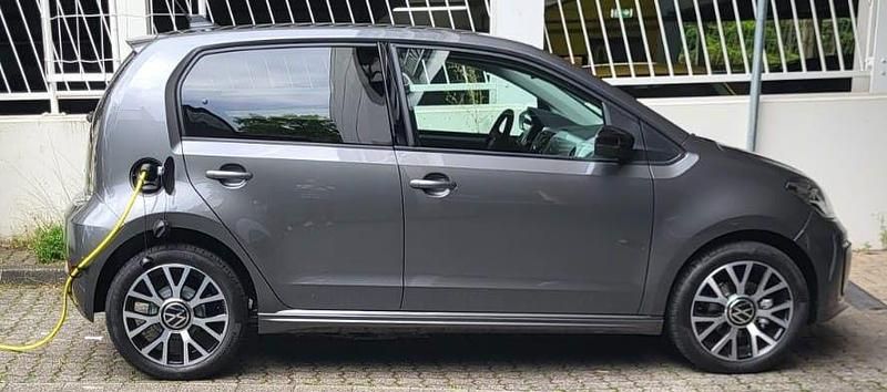 Grau Gebraucht 2023 VW e-up! Edition Kleinwagen | 21.950 € (Fairer Preis) - Bild 1/4