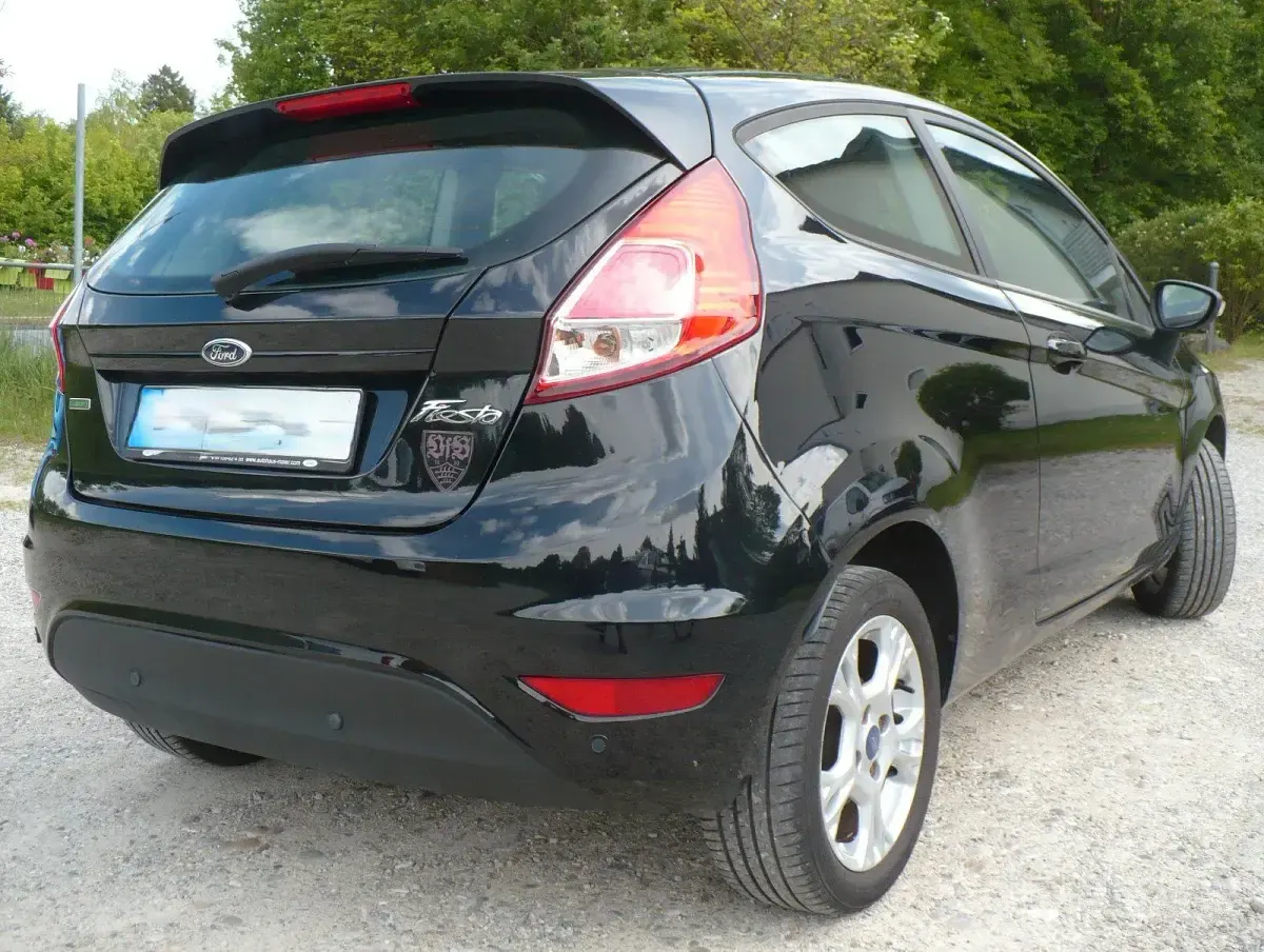 Gebraucht Ford Fiesta SYNC Edition 101 PS (74 kW) 2016 Schwarz Kleinwagen