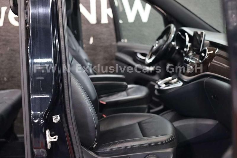 Gebraucht Mercedes V200 Avantgarde 190 PS (139 kW) 2017 Obsidianschwarz metallic Van / Kleinbus