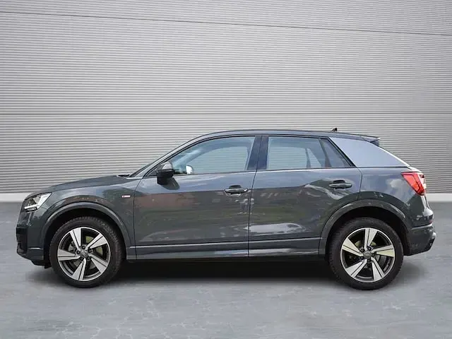 Gebraucht Audi Q2 Comfort 190 PS (139 kW) 2019 Nanograu metallic SUV