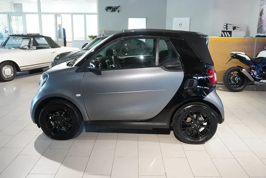 Gebraucht Smart ForTwo Cabrio 90 PS (66 kW) 2016 Schwarz Cabrio