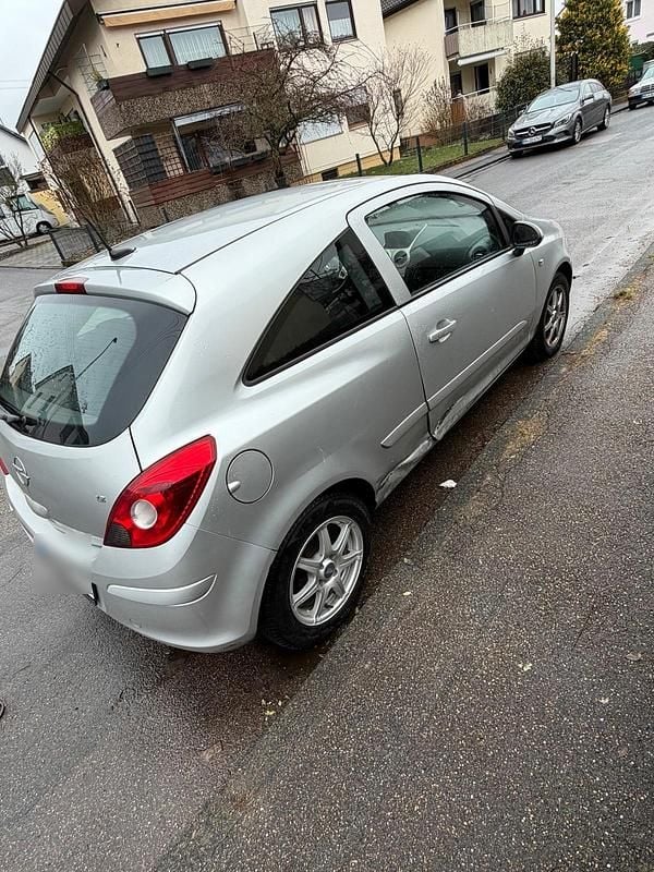Gebraucht Opel Corsa 80 PS (58 kW) 2007 Silber Kleinwagen