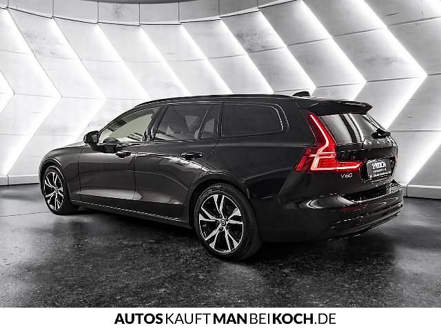 Gebraucht Volvo V60 145 PS (106 kW) 2023 Kombi