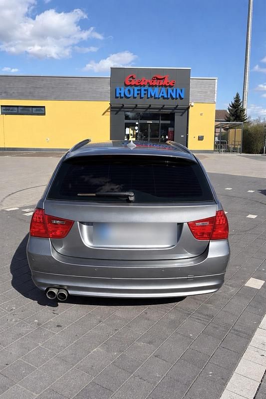 Gebraucht BMW 325 Performance 330 PS (242 kW) 2010 Silber Kombi